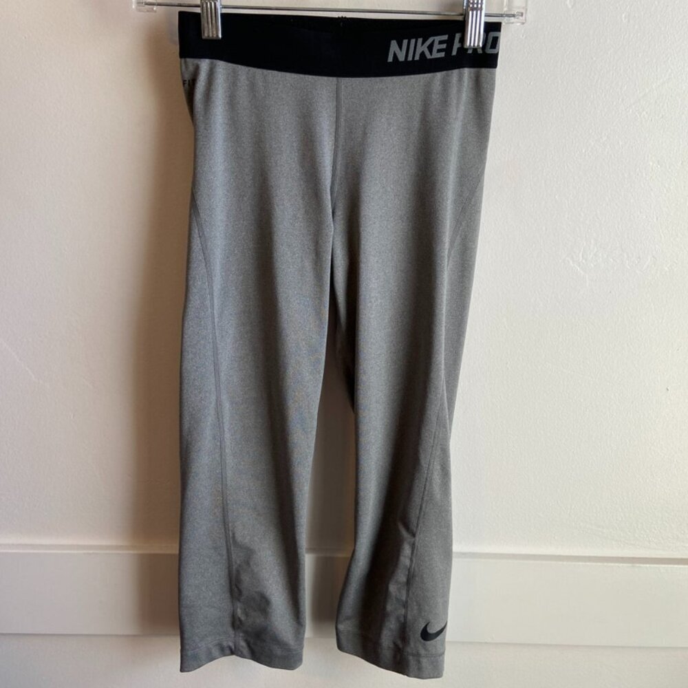 Nike Pro Dri-Fit Gray Cropped Leggings